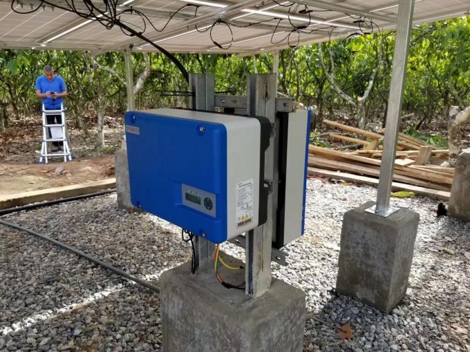Three Phase Deep Well Solar Pump Inverter For Farm Irrigation IP65 GPRS MPPT